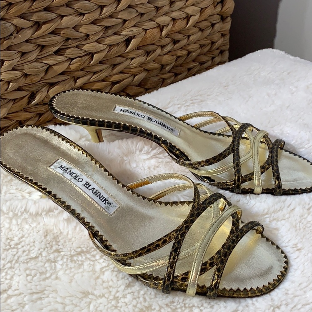 Manoalo Blahnik gold summer sandals size 40
